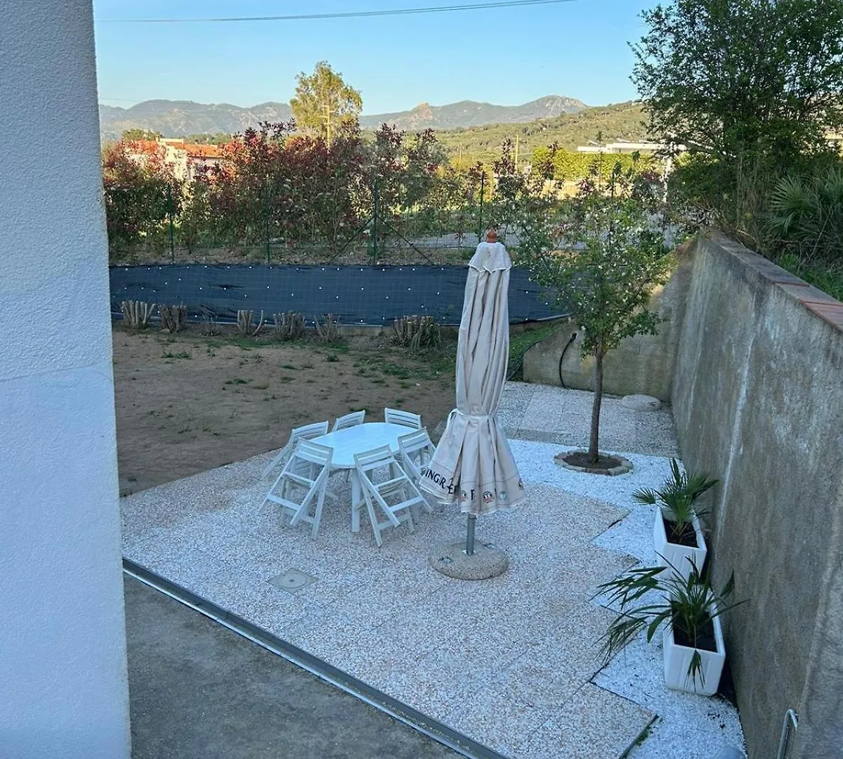 Casa Siria contacts